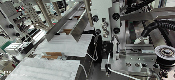 1651568932784566.jpg 口罩機(jī)細(xì)節(jié)圖.jpg